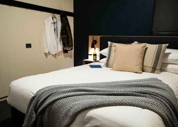 Eyre Hotel